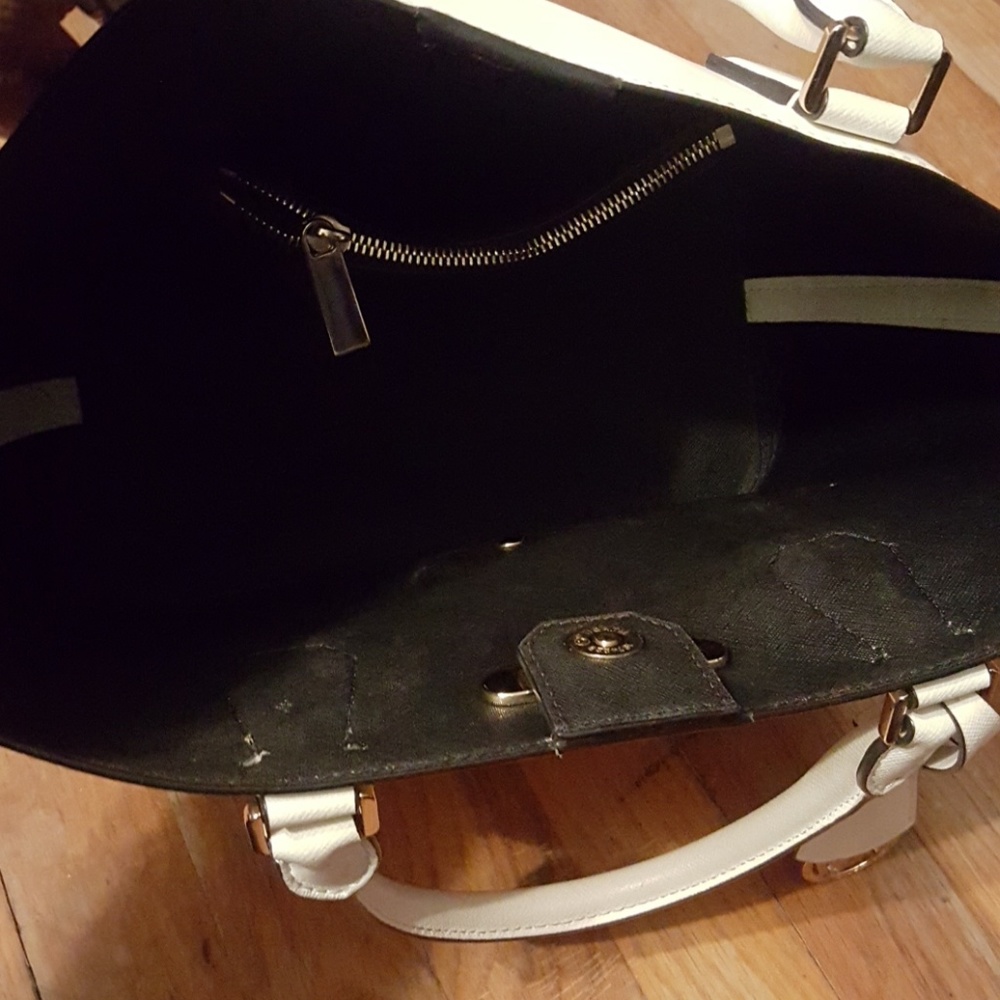 Authentic Michael Kors Purse - image 4
